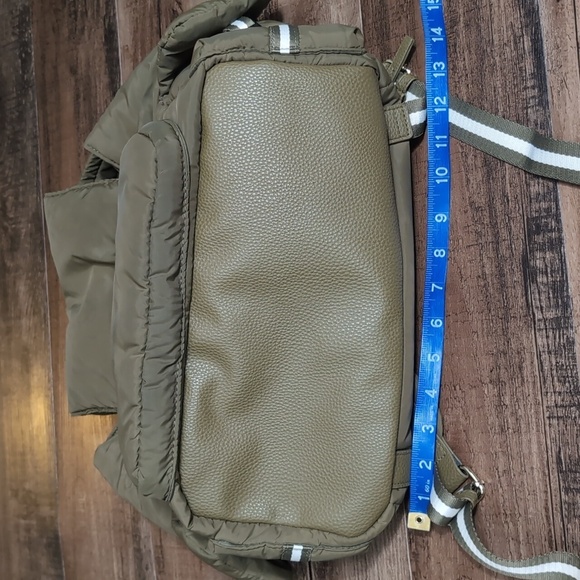 Tommy Bahama Puffer Backpack Olive Green - Picture 11 of 13